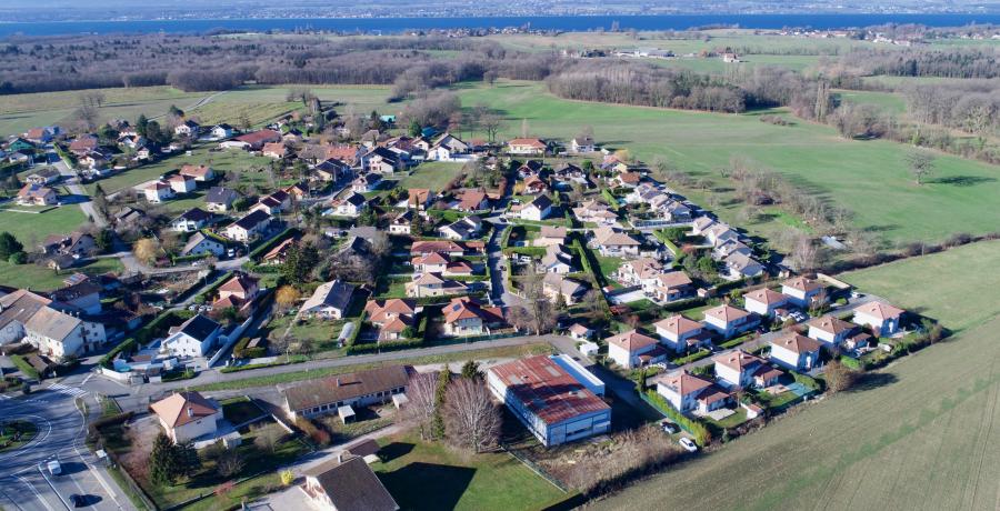 vue aérienne programme immobilier neuf à Douvaine - Aubonne : les carrés d'Orion, duplex-jardin