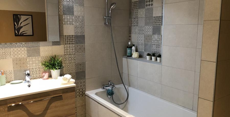 Programme immobilier neuf à Sennecey-lès-Dijon : les Carrés du Clos Denis, duplex-jardin salle de bain