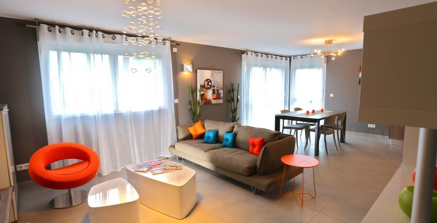 Programme immobilier neuf à Mognard : les Carrés des Champs, duplex-jardin salon