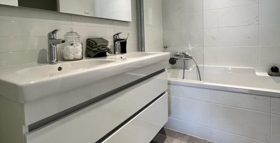 Programme immobilier neuf à Dardilly : les Carrés du Panorama, duplex-jardin salle de bains