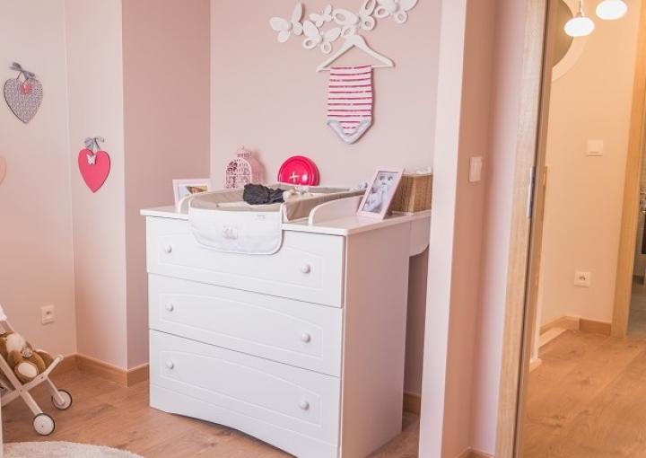 deco-rose-chambre-bebe-montessori