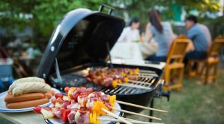 J’aménage un coin barbecue dans mon jardin