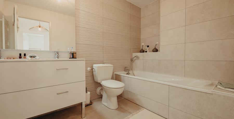 Programme immobilier neuf à Pibrac : les carrés de l'Envol, duplex-jardin salle de bain