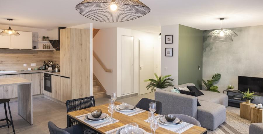 Programme immobilier neuf à Grésy-sur-Isère : les Carrés du Poète, duplex-jardin salle à manger