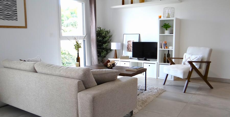 programme immobilier neuf à l'Isle d'Abeau: Les Carrés Murmures,duplex-jardin salon