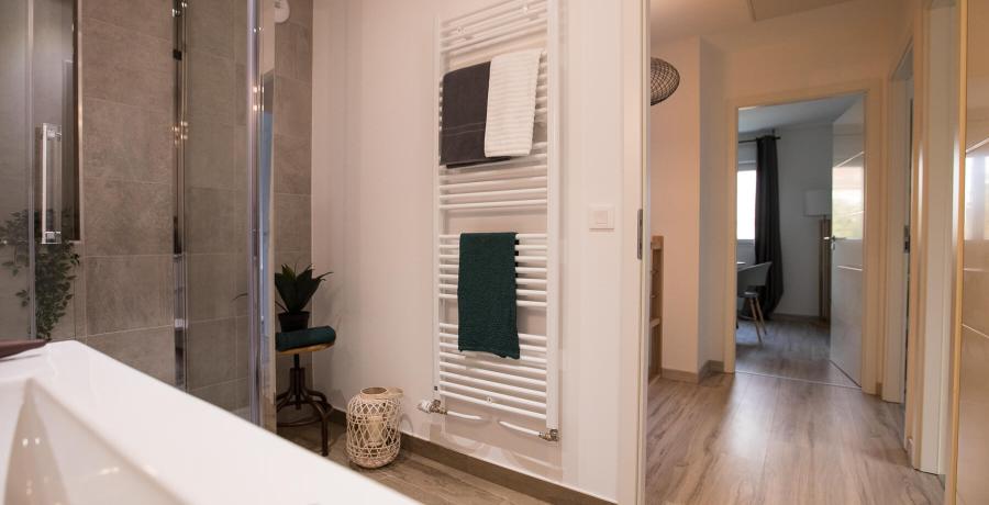 Programme immobilier neuf à Sierentz : Les Carrés Sélène, duplex-jardin salle de bain